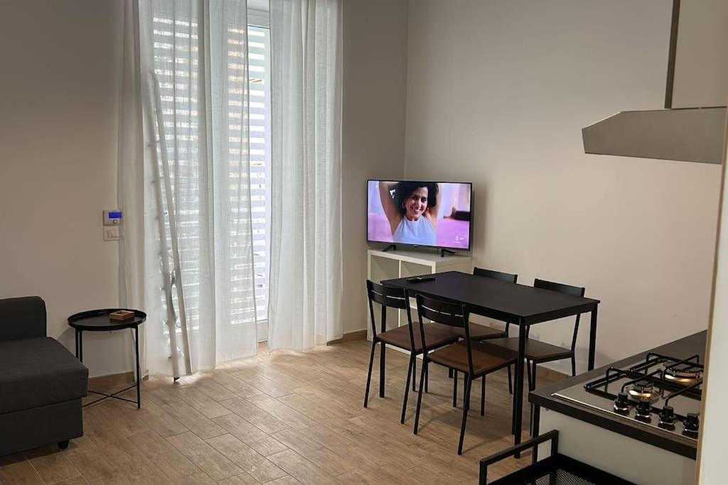 Casa Sandrili First, Station Apartment Naples